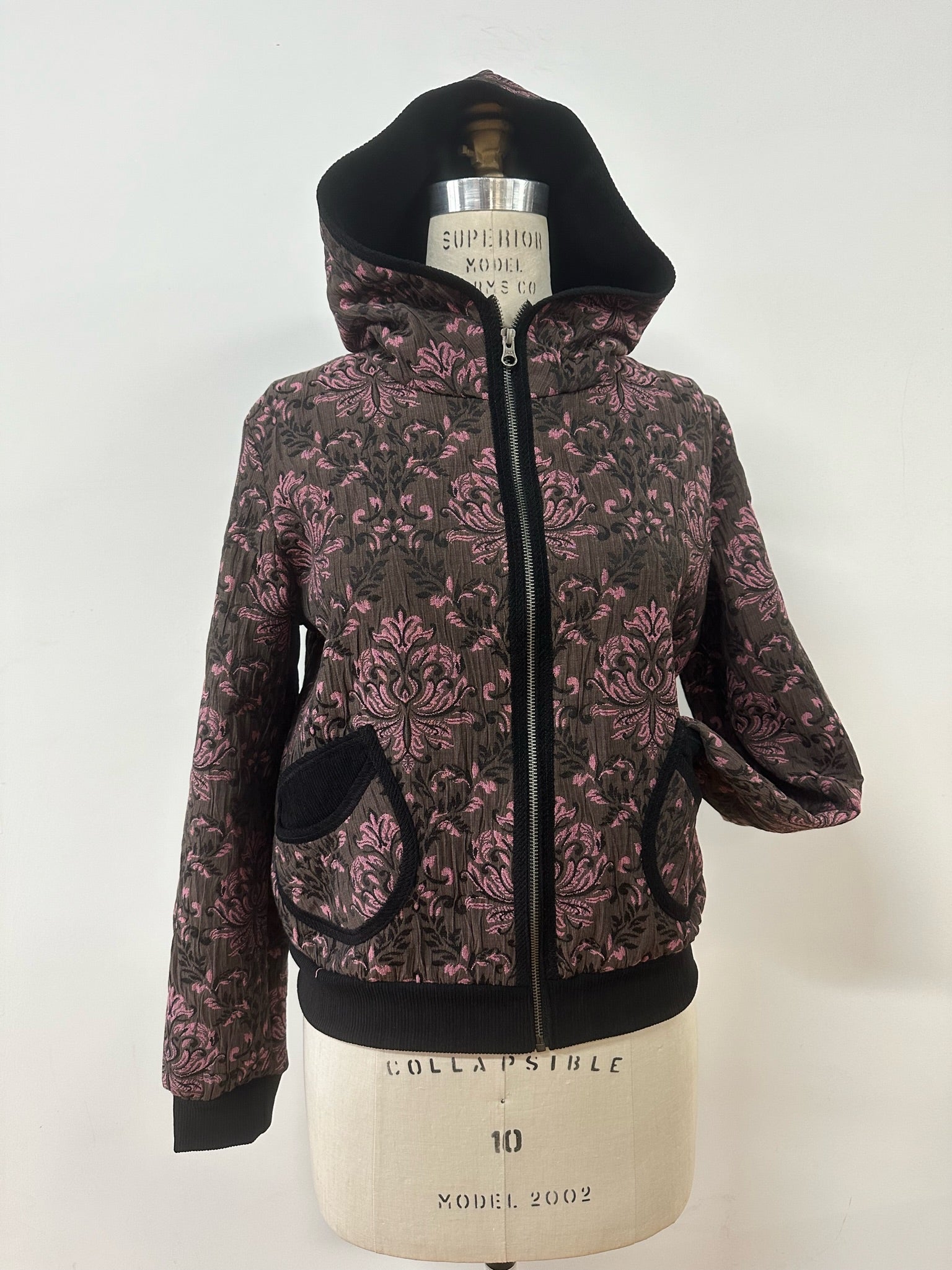 Kollontai Veste Katniss fait à Montréal