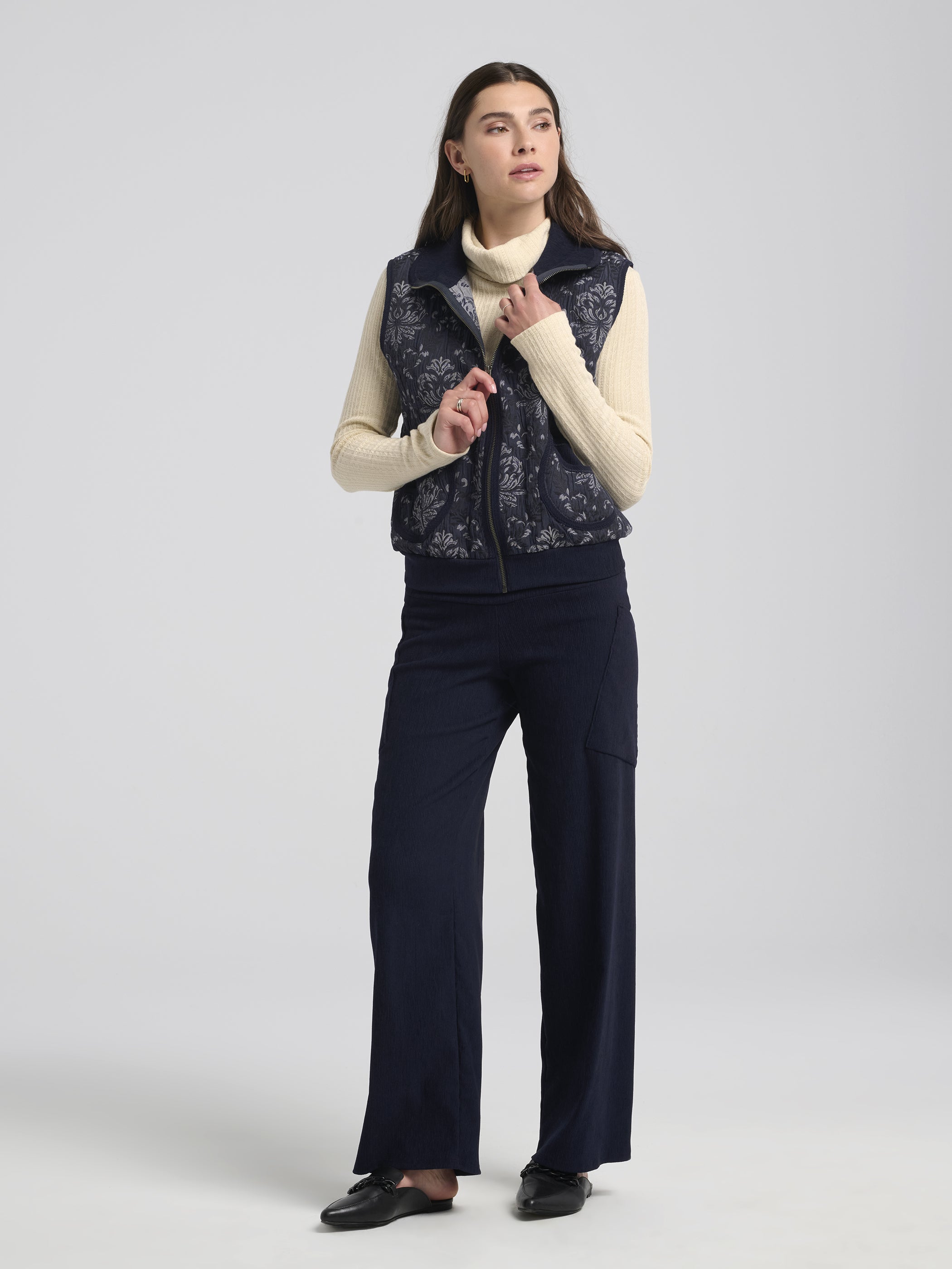 Kollontai Veste Suzy fait à Montréal