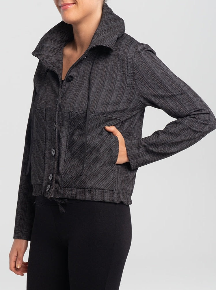 Kollontai Veste Hazzah fait à Montréal