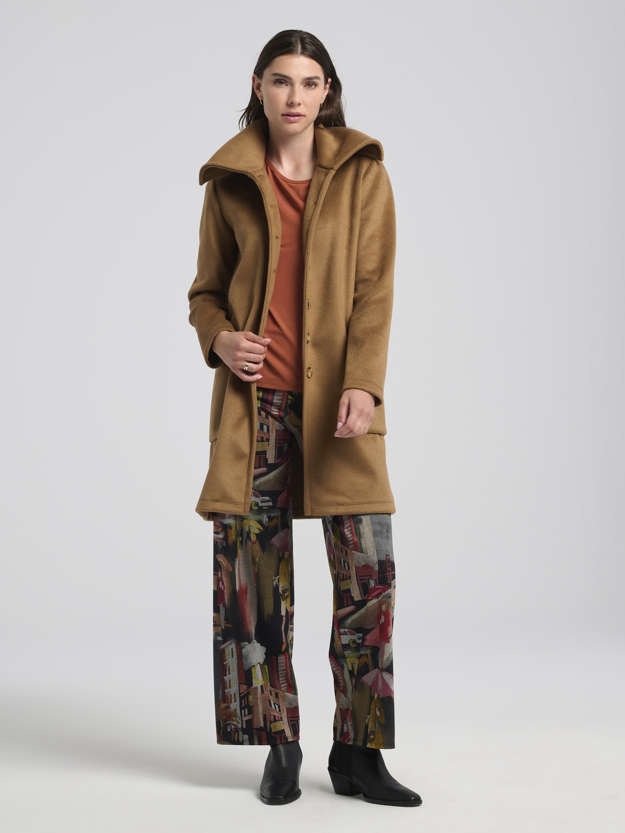 Kollontai Veste Russ fait à Montréal