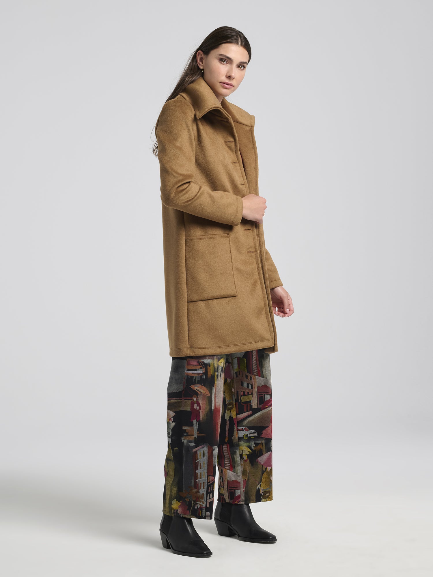 Kollontai Veste Russ fait à Montréal
