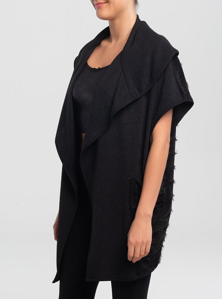Kollontai Veste Leela fait à Montréal