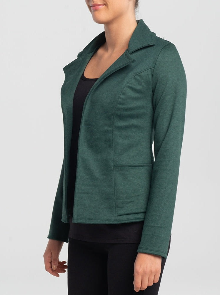 Kollontai Veste Keller fait à Montréal